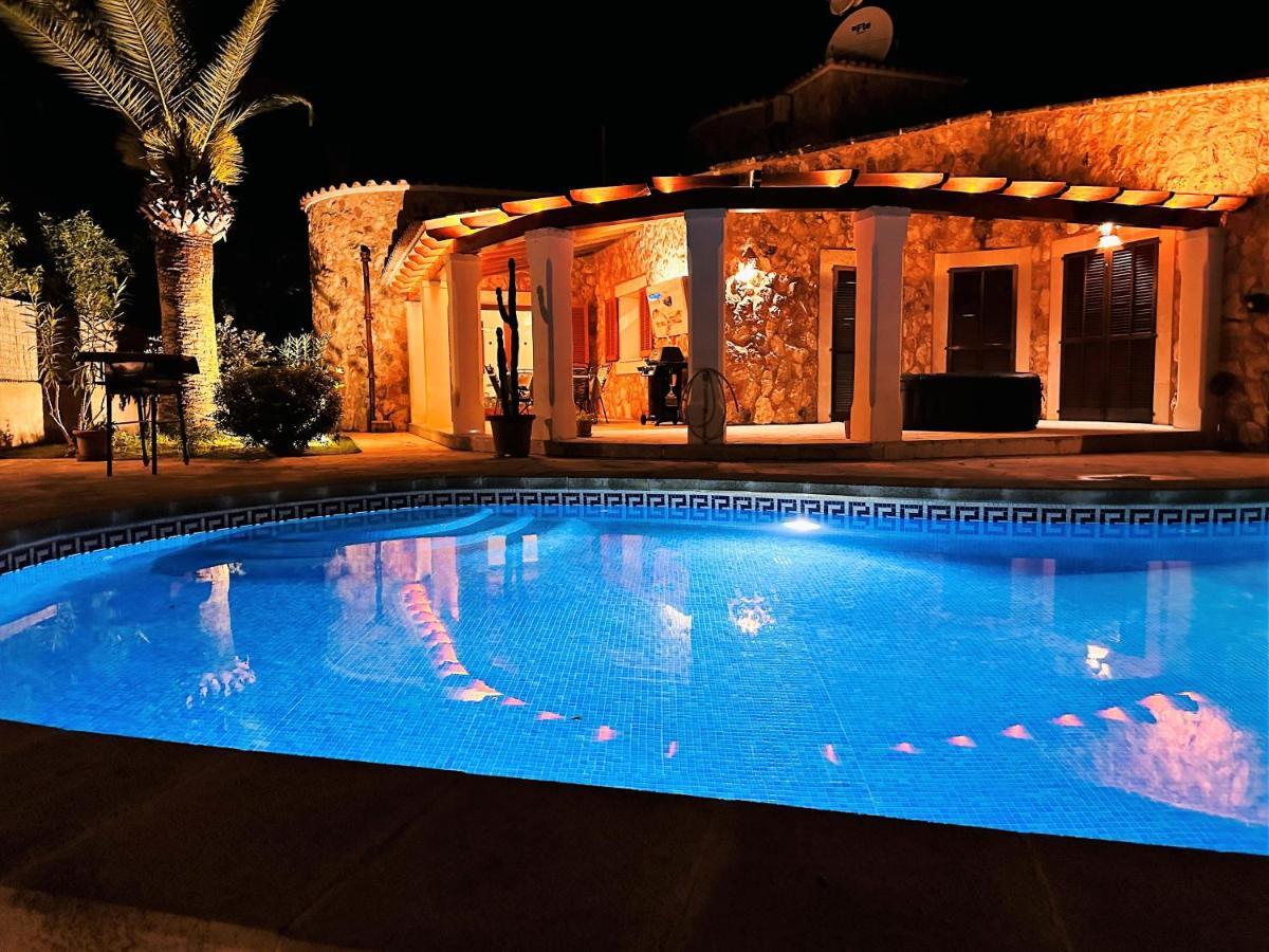 Villa Sanchez In Strandnahe Mit Pool, Jacuzzi, Klima, Wifi, Gas Bbq Santanyí Eksteriør billede