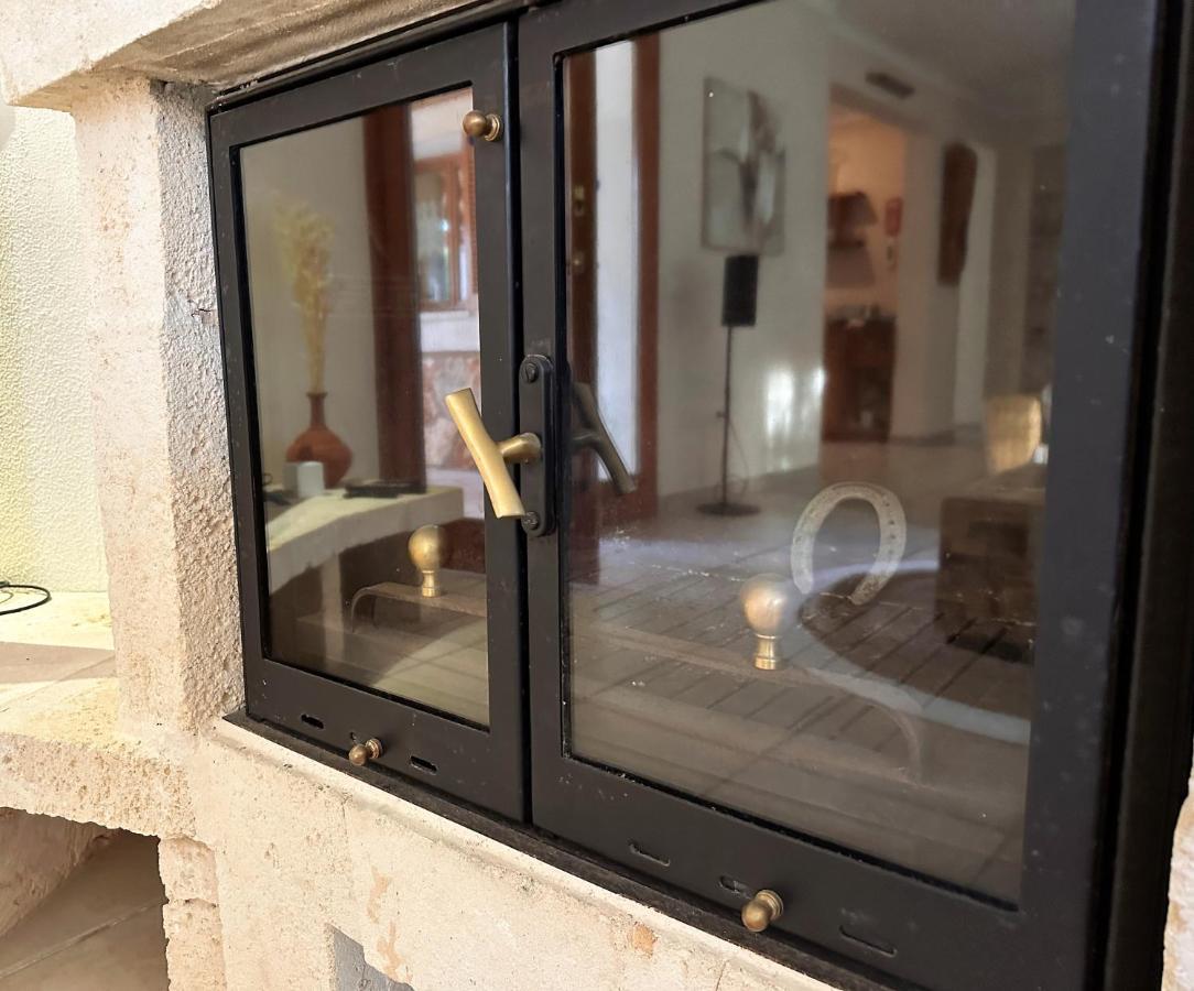 Villa Sanchez In Strandnahe Mit Pool, Jacuzzi, Klima, Wifi, Gas Bbq Santanyí Eksteriør billede
